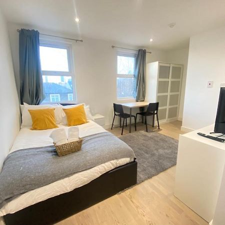 Cozy En-Suite Near Stratford لندن المظهر الخارجي الصورة